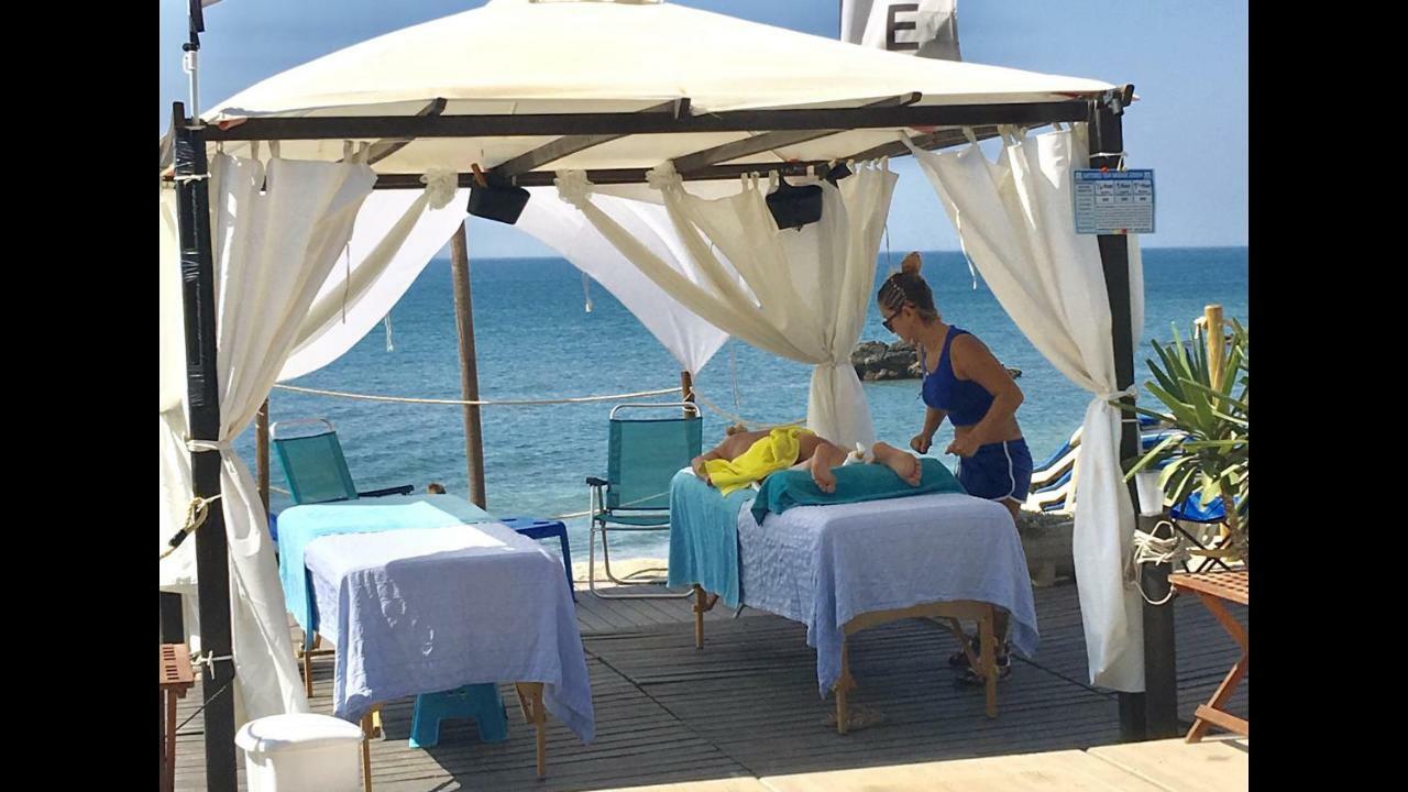 Mi Capricho C16 Beachfront Apartment Sitio de Calahonda Eksteriør billede